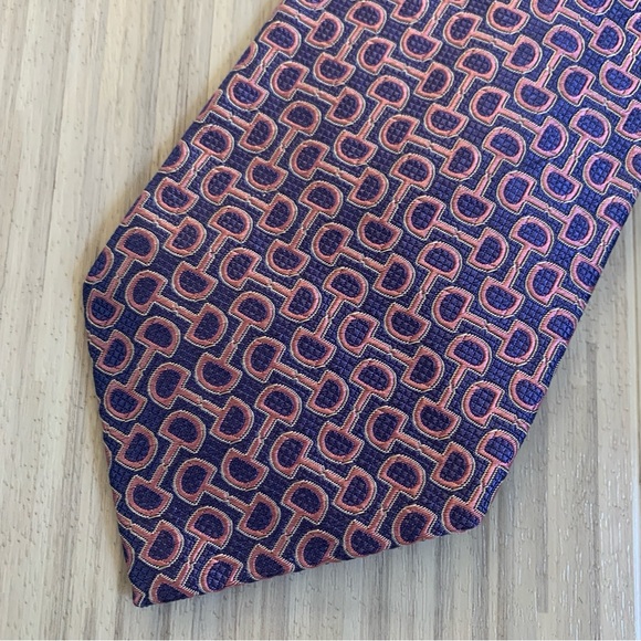 Authentic Gucci Silk Tie in Lavender & Pink EUC - Picture 7 of 7